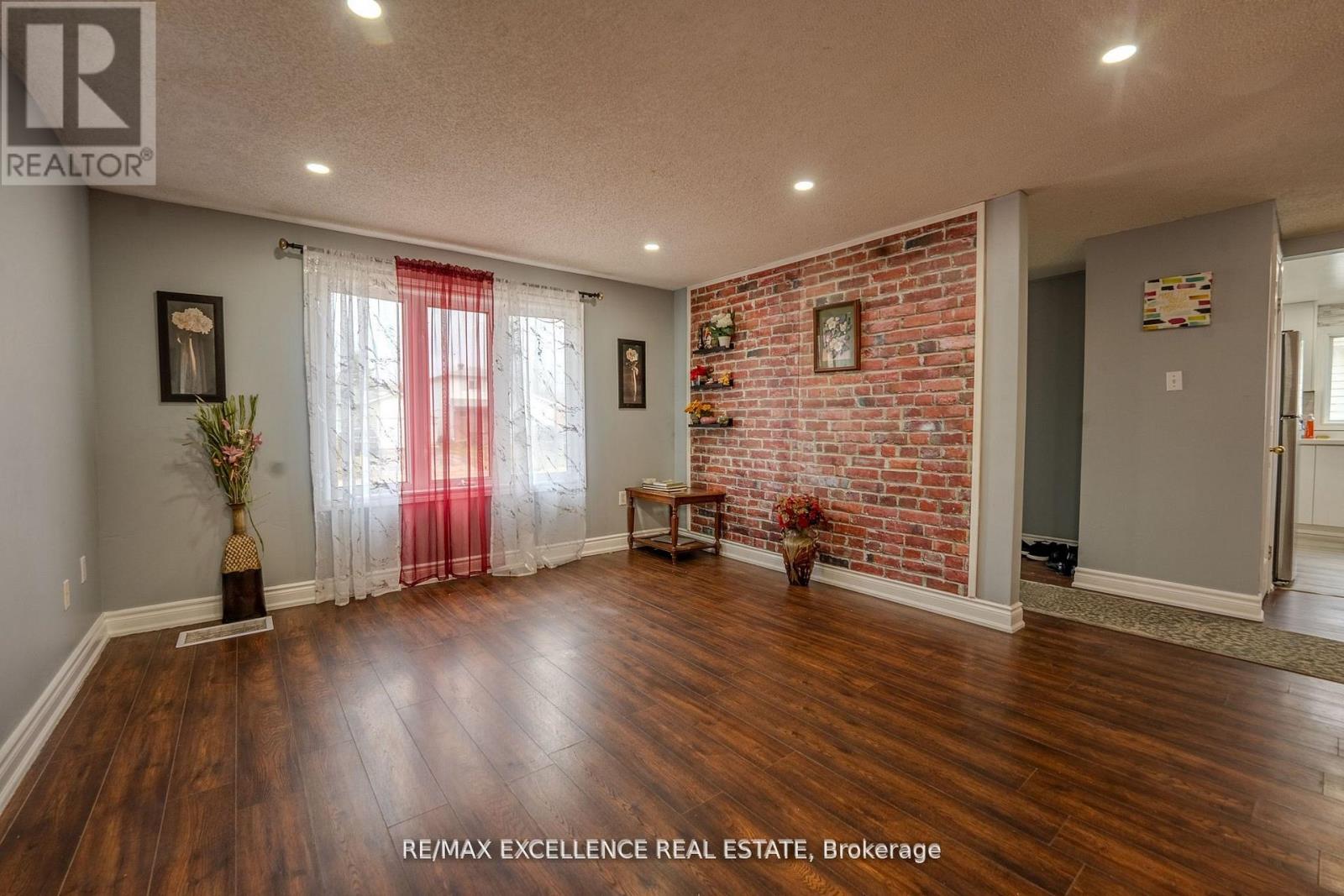 3 Hickling Trail, Barrie, Ontario  L4M 5V7 - Photo 8 - S13143888
