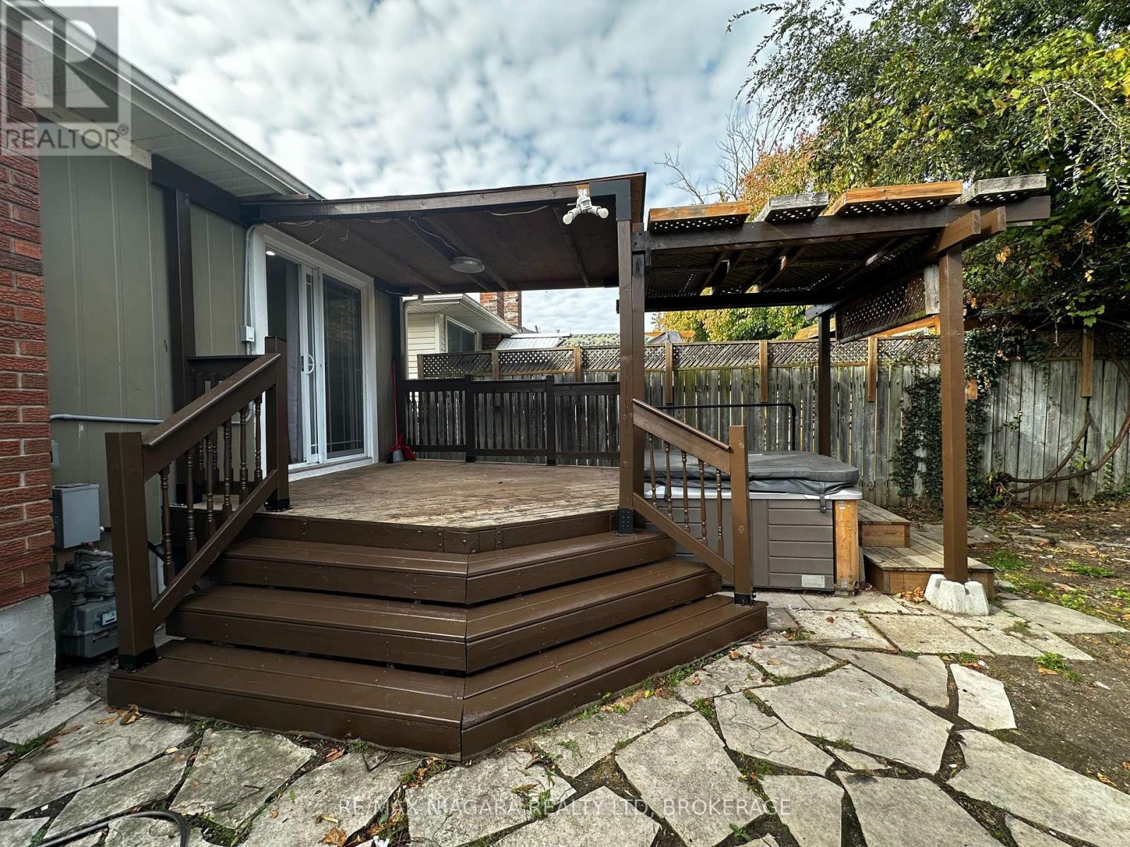 Upper - 43 A Beachaven Drive, St. Catharines, Ontario  L2M 1A6 - Photo 13 - X13144344