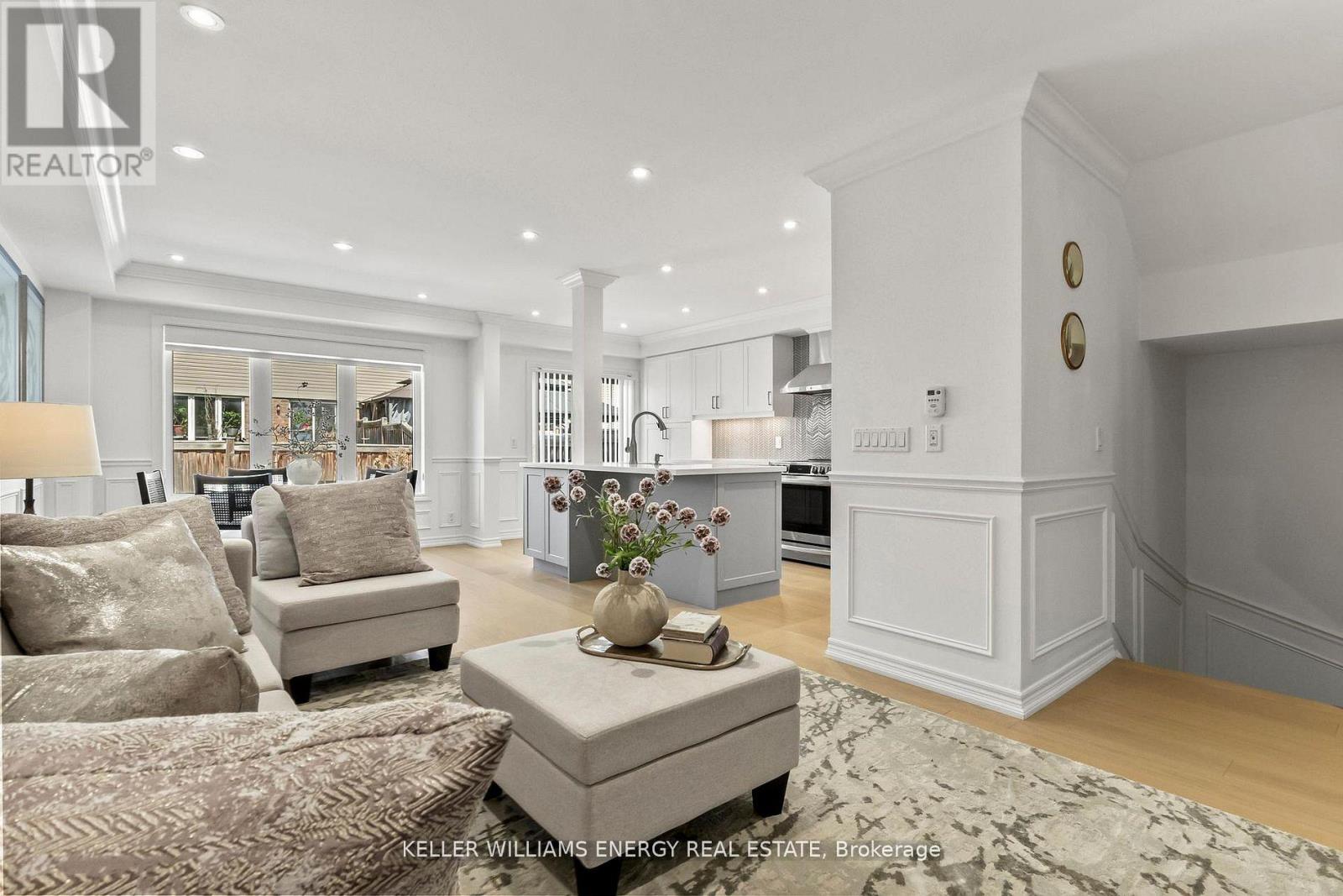 33 TABARET CRESCENT, Oshawa, Ontario