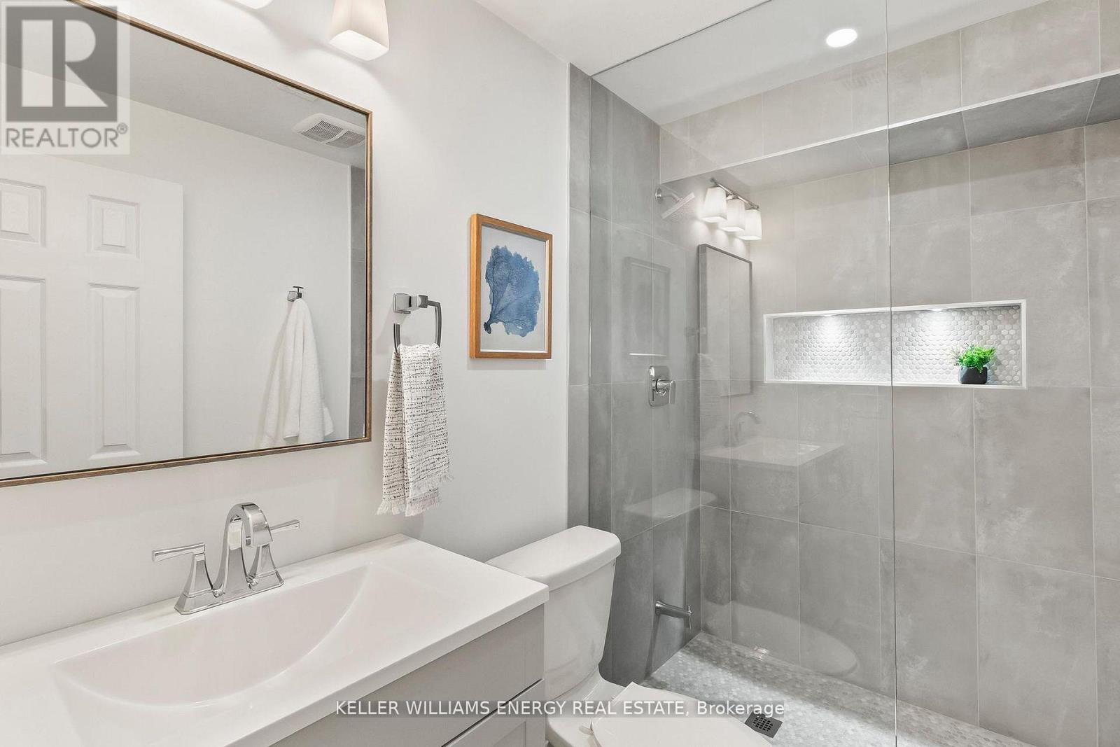 33 Tabaret Crescent, Oshawa, Ontario  L1L 0G5 - Photo 21 - E13144094