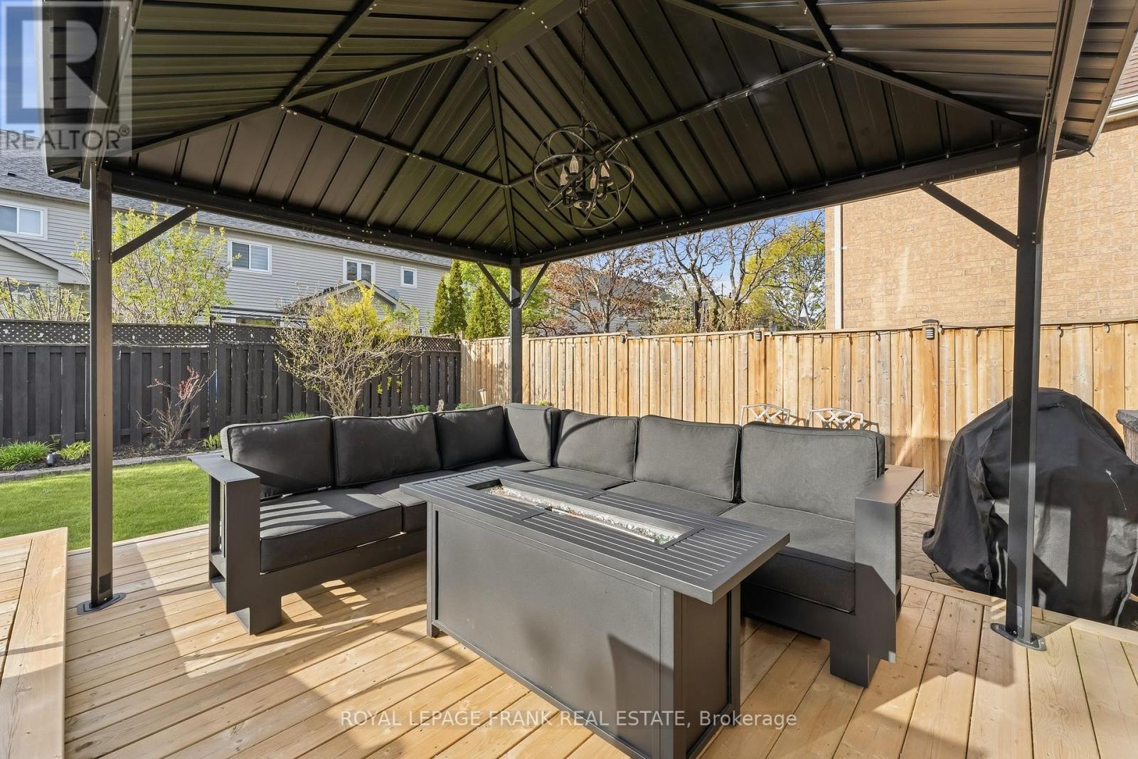 98 Portage Trail, Whitby, Ontario  L1N 9N8 - Photo 34 - E13144224
