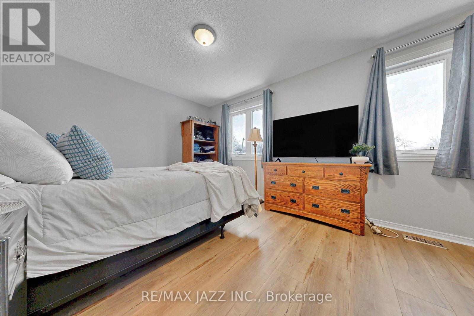 102 Penfound Drive, Clarington, Ontario  L1C 4B8 - Photo 20 - E13144356