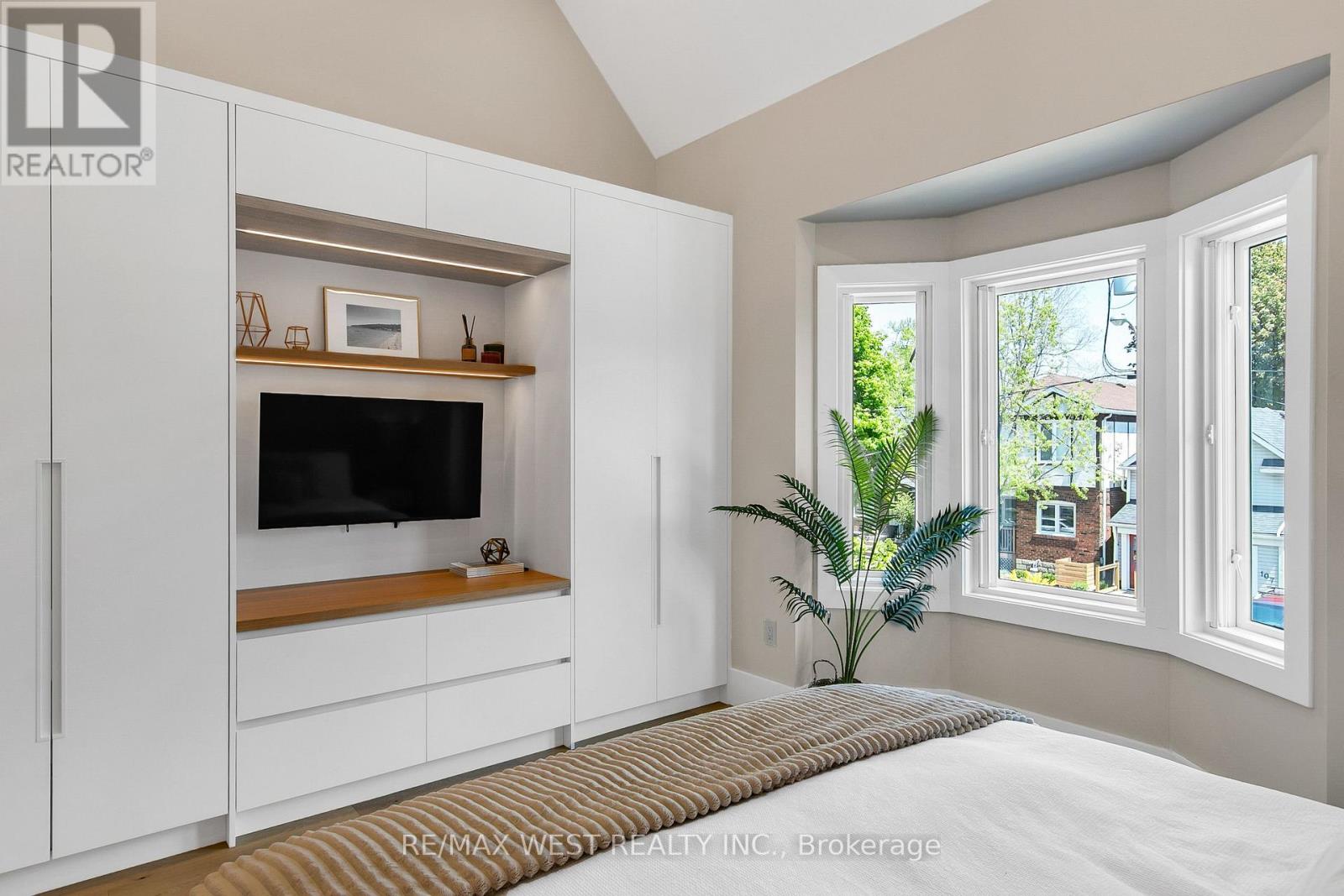 106 Brookside Avenue, Toronto, Ontario M6S 4G9 - Photo 13 - W13143862