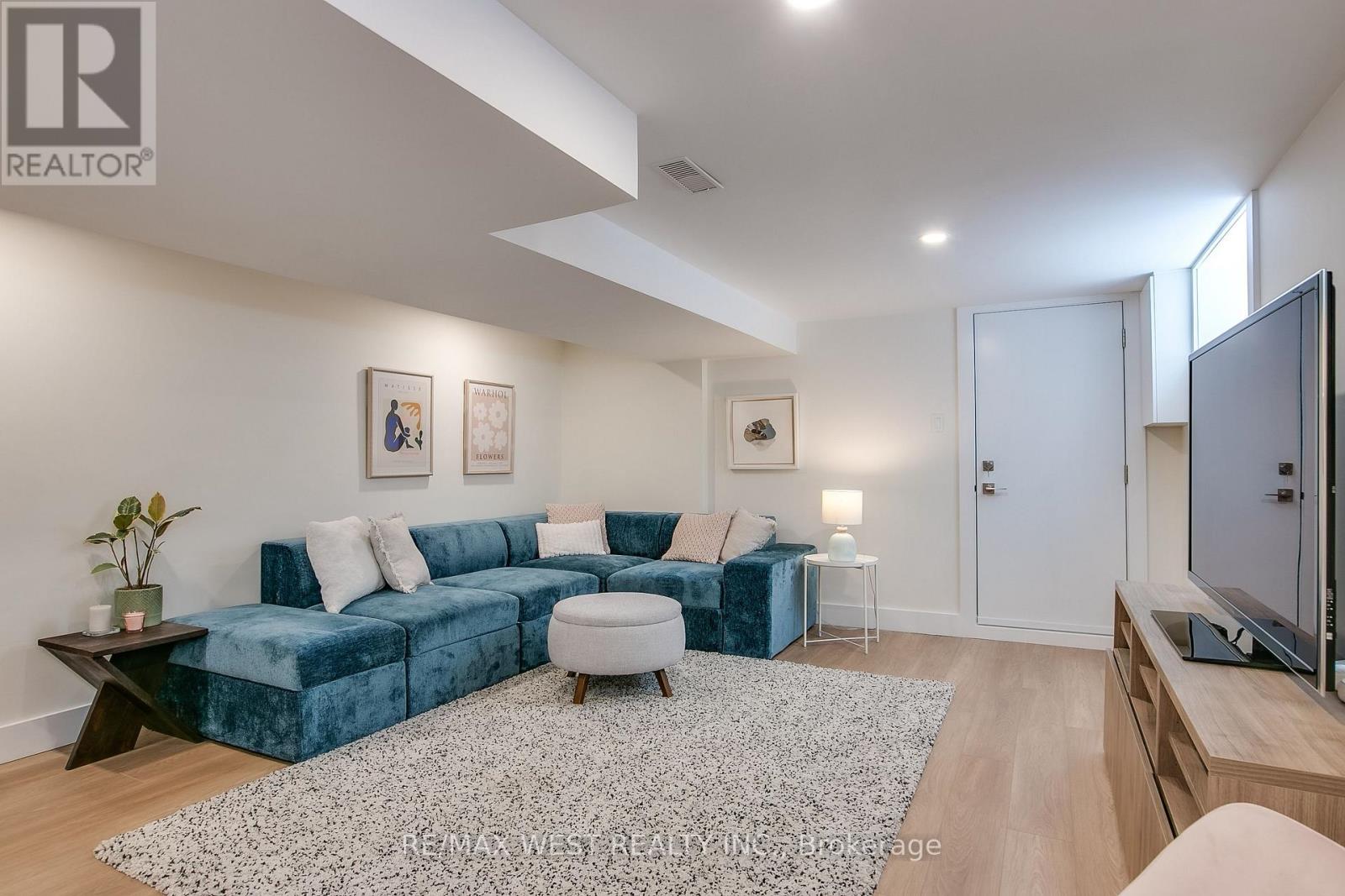106 Brookside Avenue, Toronto, Ontario M6S 4G9 - Photo 16 - W13143862