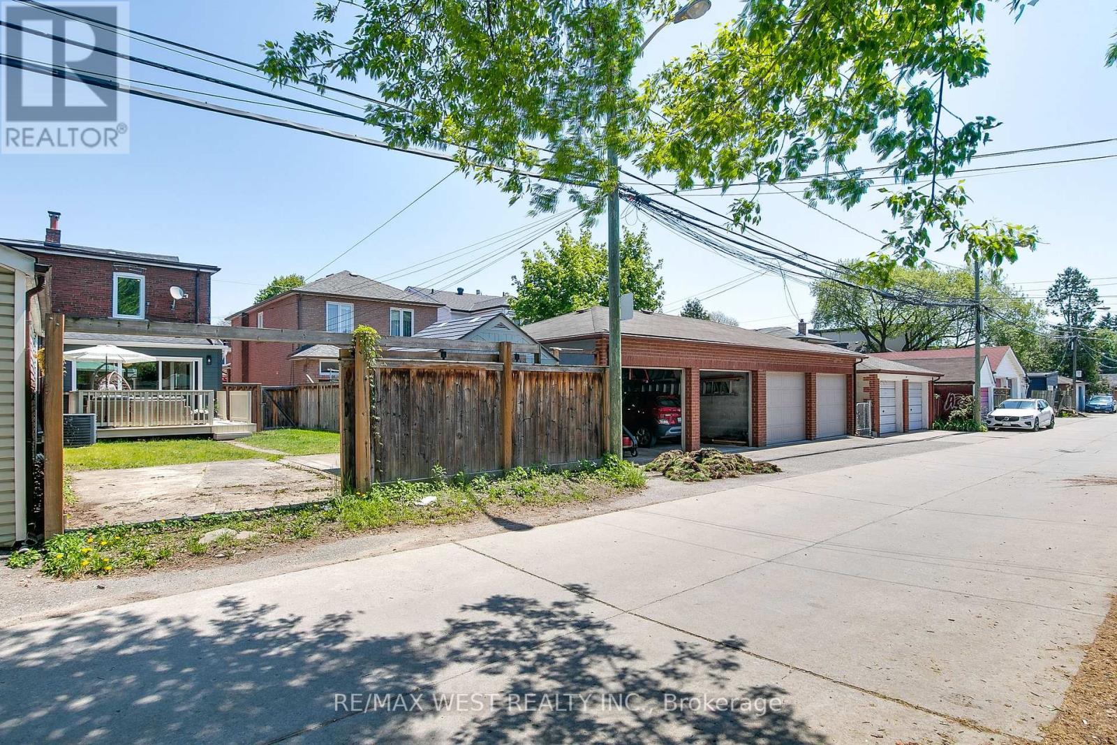 106 Brookside Avenue, Toronto, Ontario M6S 4G9 - Photo 19 - W13143862