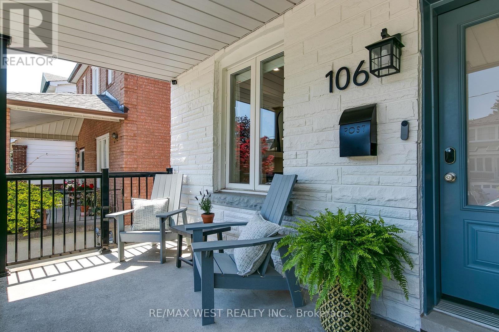 106 Brookside Avenue, Toronto, Ontario M6S 4G9 - Photo 2 - W13143862