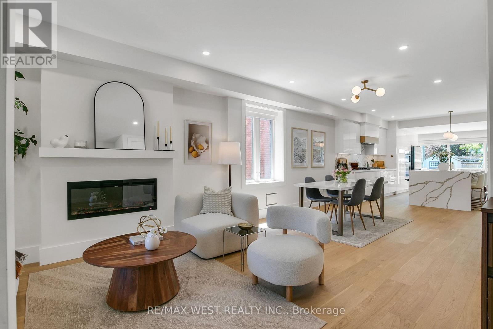 106 Brookside Avenue, Toronto, Ontario M6S 4G9 - Photo 3 - W13143862
