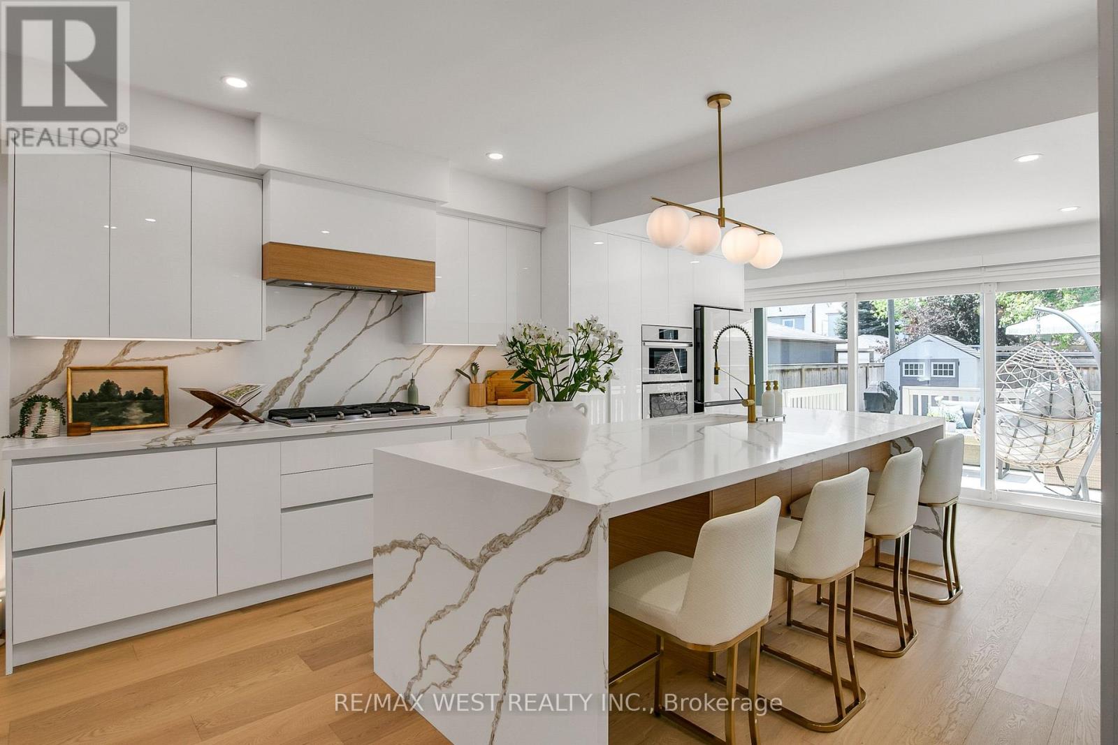 106 Brookside Avenue, Toronto, Ontario M6S 4G9 - Photo 6 - W13143862