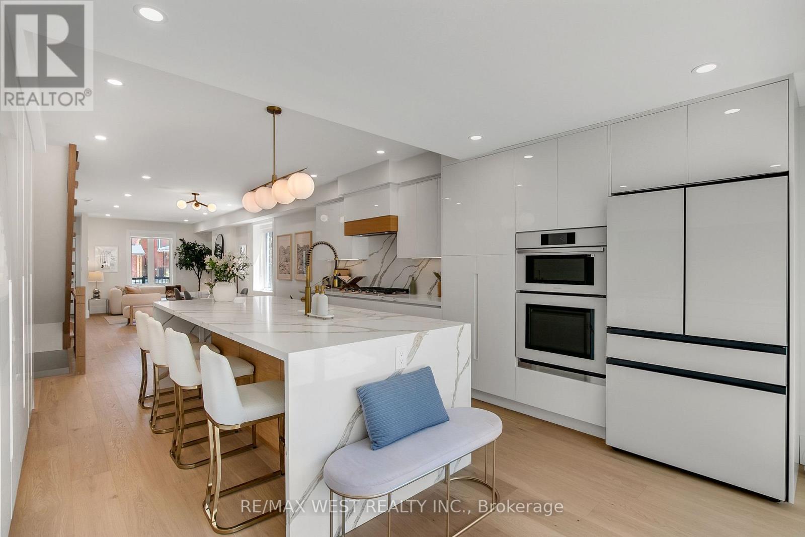 106 Brookside Avenue, Toronto, Ontario M6S 4G9 - Photo 8 - W13143862
