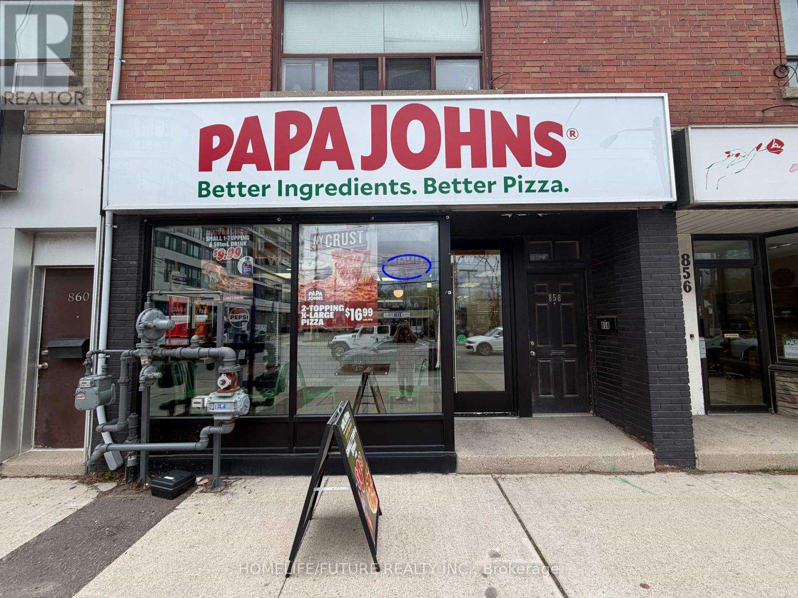 858 The Queensway, Toronto, Ontario M8Z 1N7 - Photo 1 - W13143870