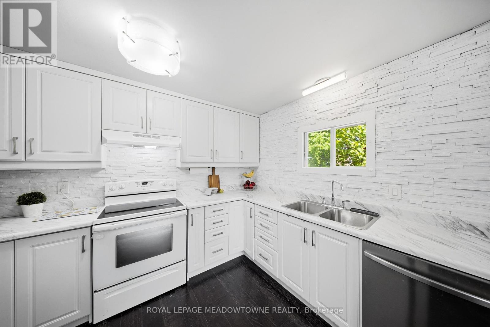 10 Back Street, Halton Hills, Ontario  L7G 3Y6 - Photo 11 - W13143898