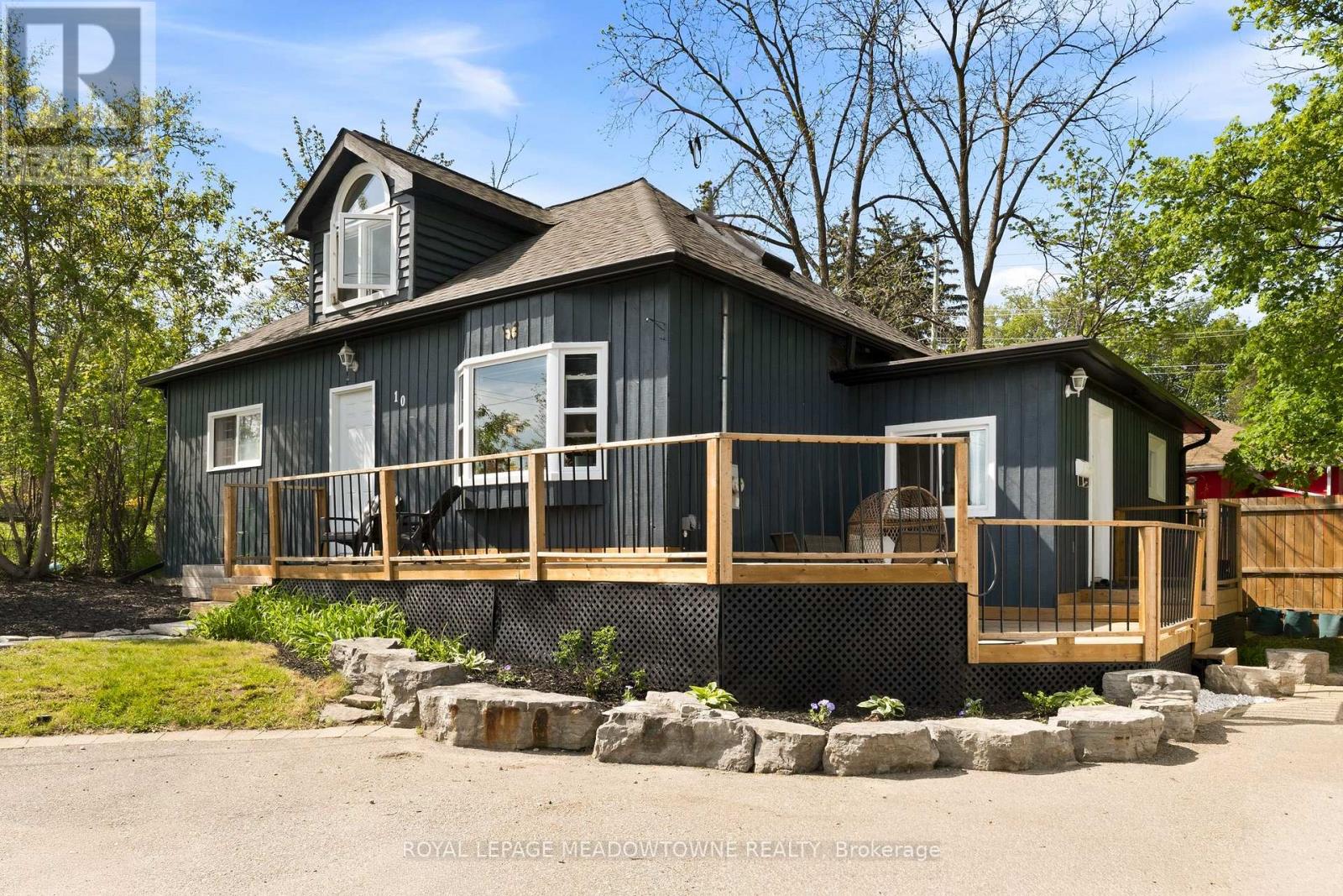 10 Back Street, Halton Hills, Ontario  L7G 3Y6 - Photo 3 - W13143898