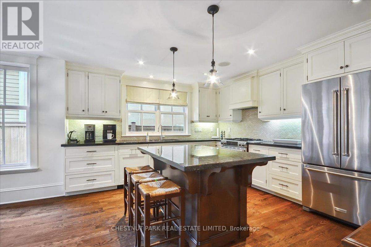 276 Spruce Street, Oakville, Ontario  L6J 2G7 - Photo 11 - W13143910