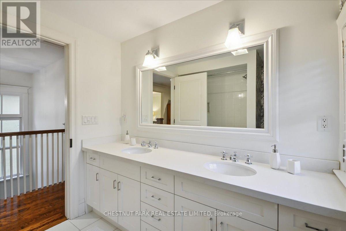 276 Spruce Street, Oakville, Ontario  L6J 2G7 - Photo 19 - W13143910