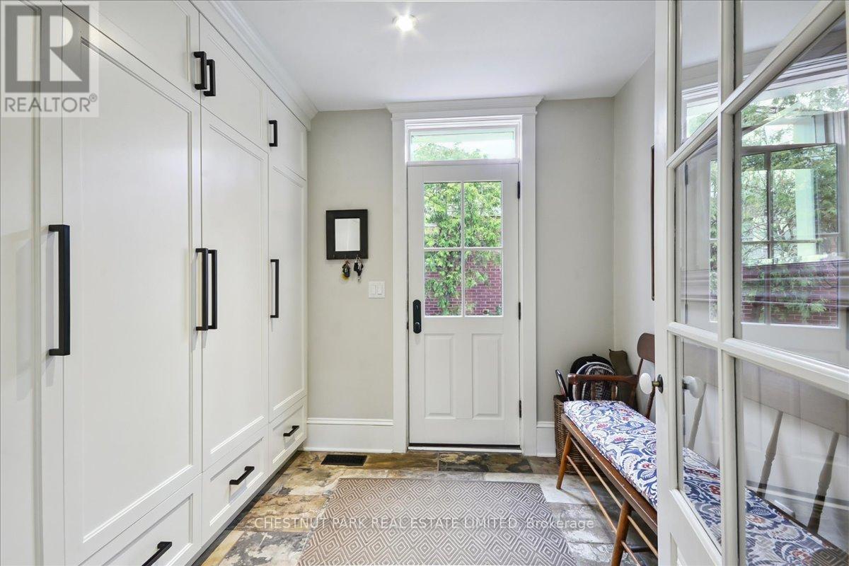 276 Spruce Street, Oakville, Ontario  L6J 2G7 - Photo 7 - W13143910