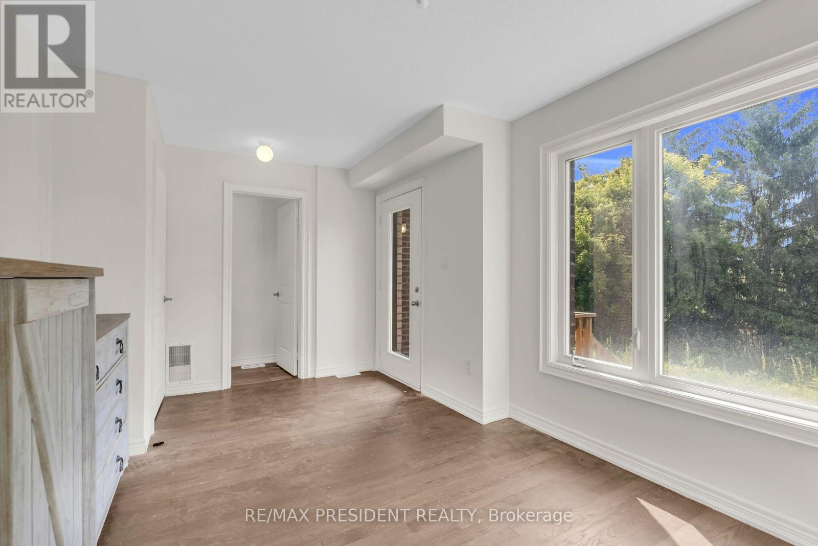 34 Queenpost Drive E, Brampton, Ontario  L6Y 6L2 - Photo 8 - W13143956