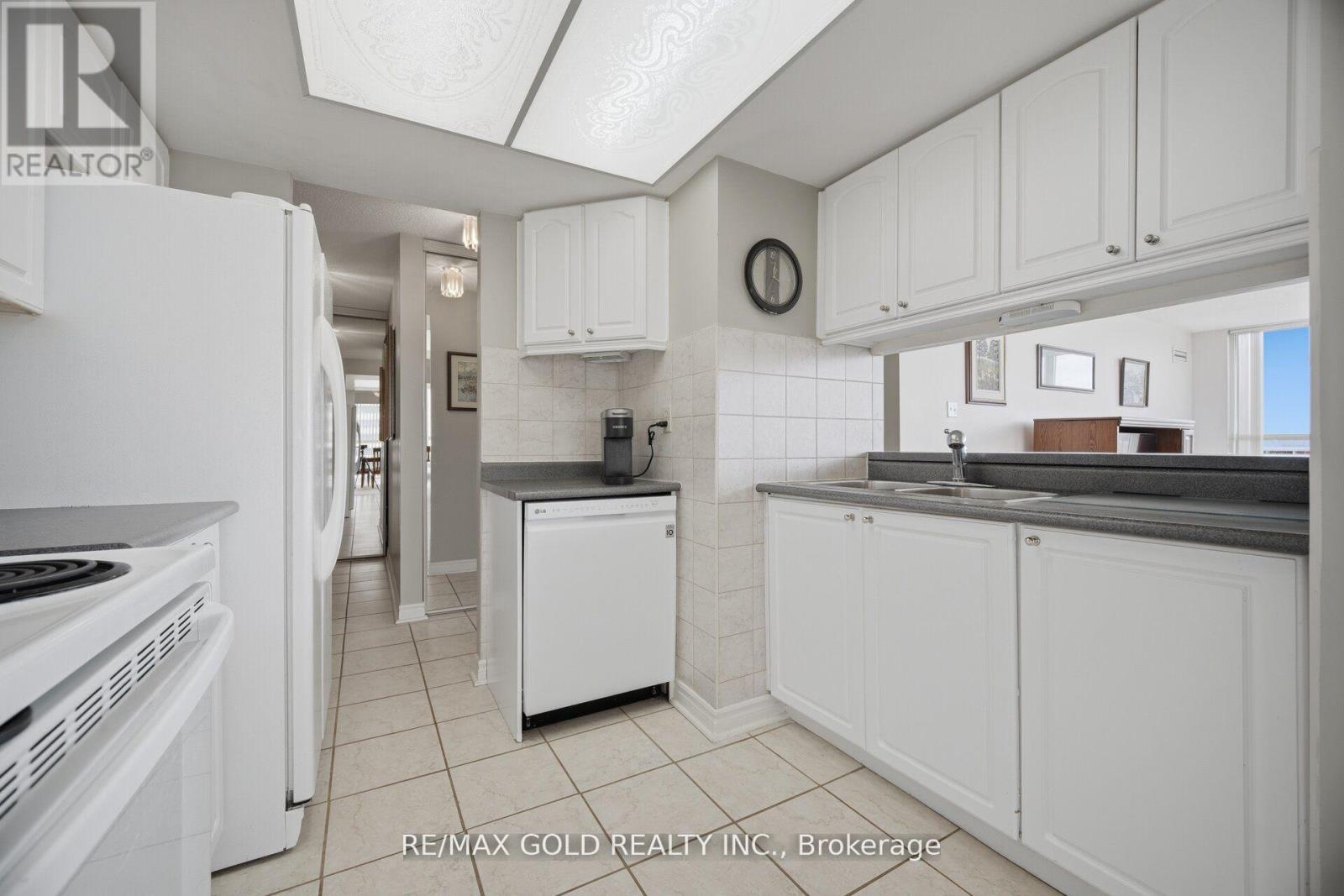 908 - 2091 Hurontario Street, Mississauga, Ontario  L5A 4E6 - Photo 3 - W13143980