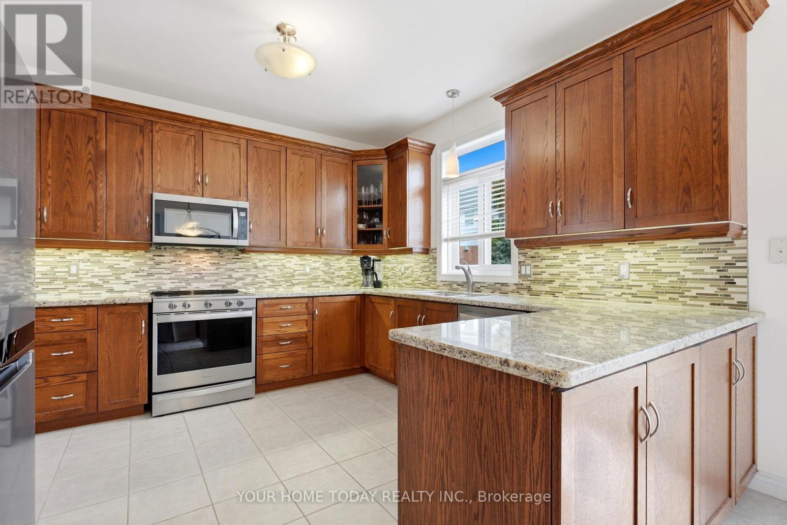 3 Nelles Street, Halton Hills, Ontario  L7J 2Y7 - Photo 11 - W13144004