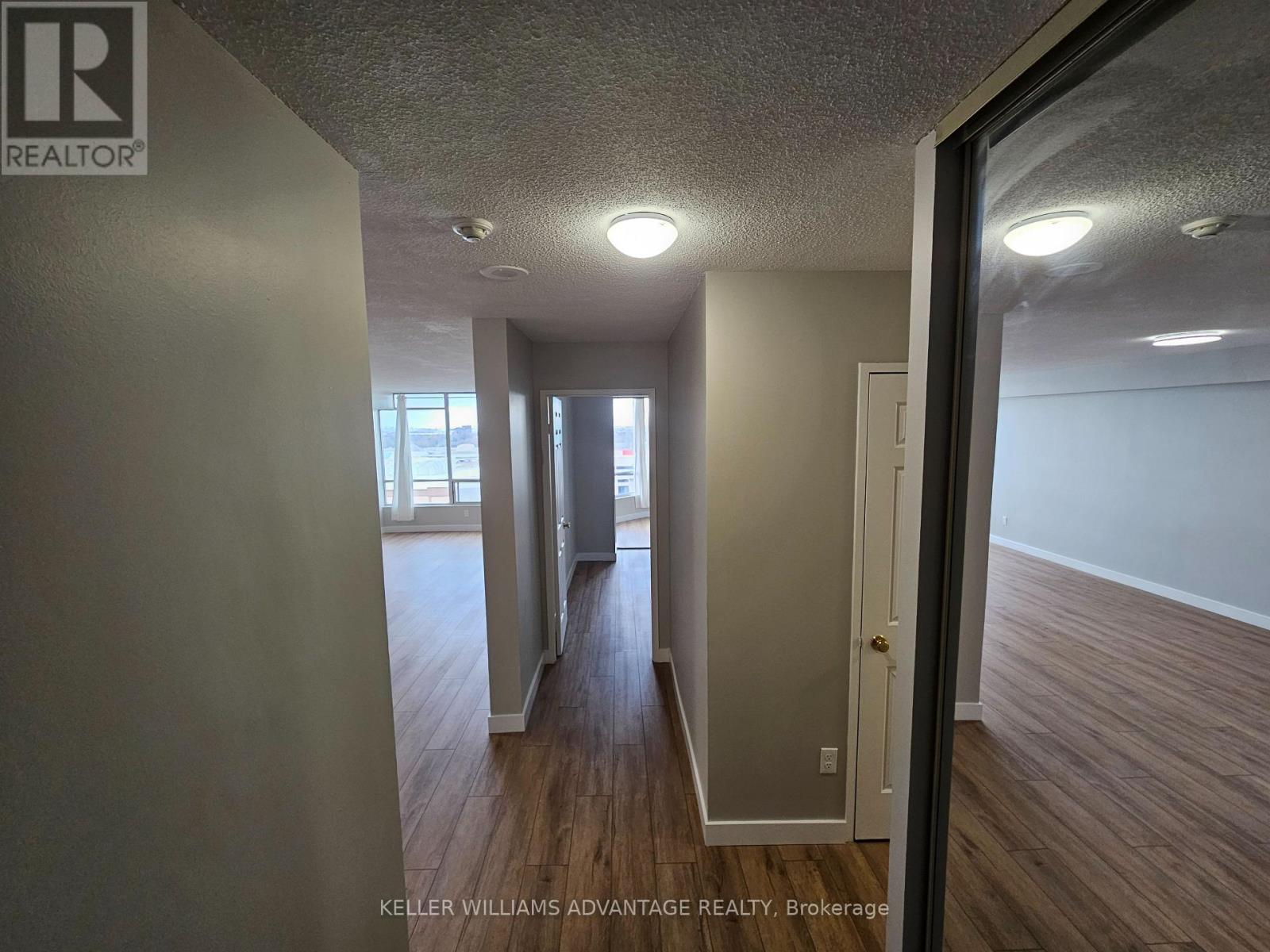 1108 - 26 Hanover Road, Brampton, Ontario  L6S 4T2 - Photo 2 - W13144010