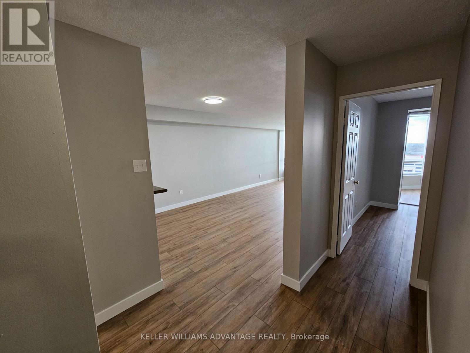 1108 - 26 Hanover Road, Brampton, Ontario  L6S 4T2 - Photo 3 - W13144010
