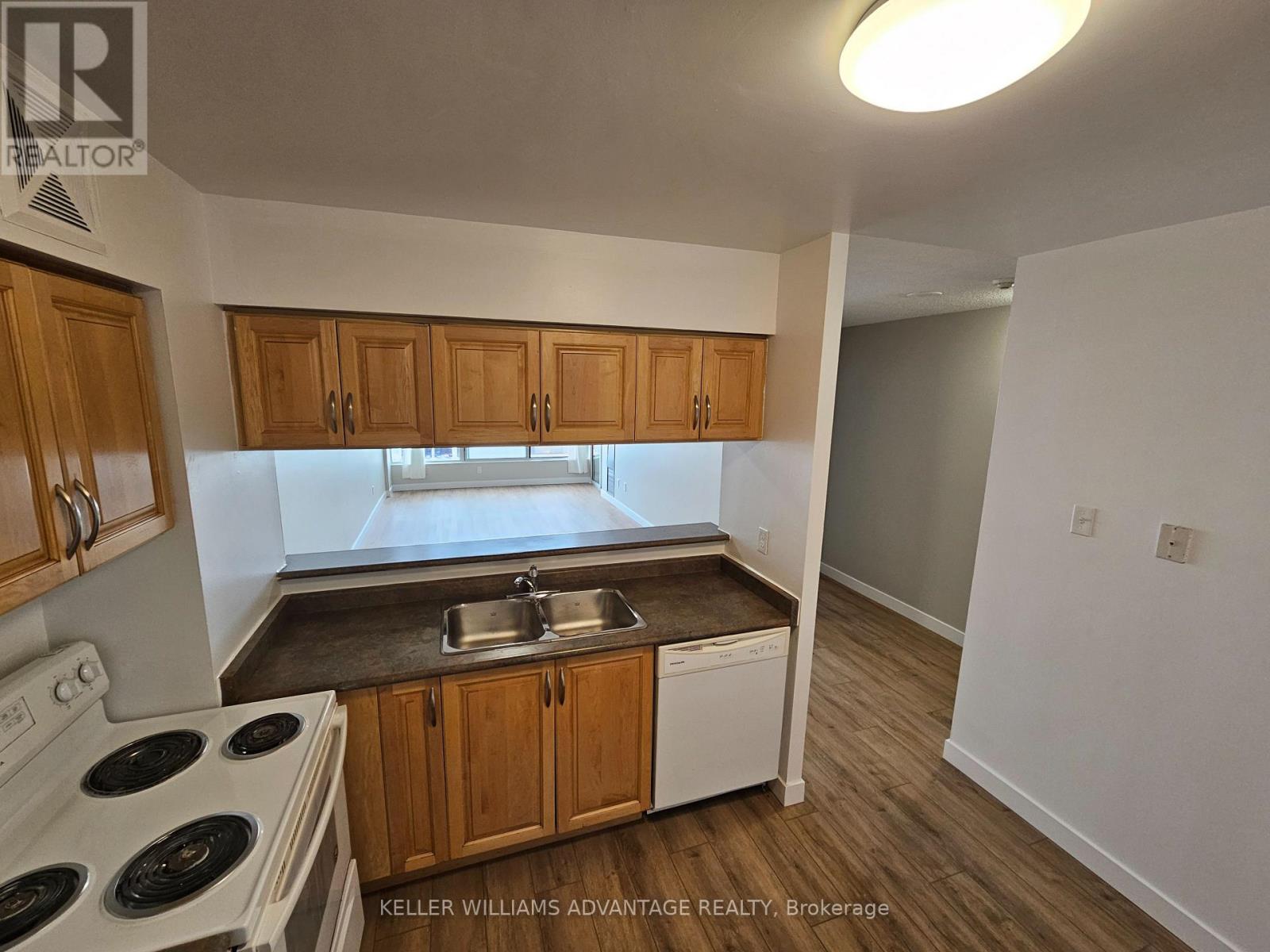 1108 - 26 Hanover Road, Brampton, Ontario  L6S 4T2 - Photo 5 - W13144010