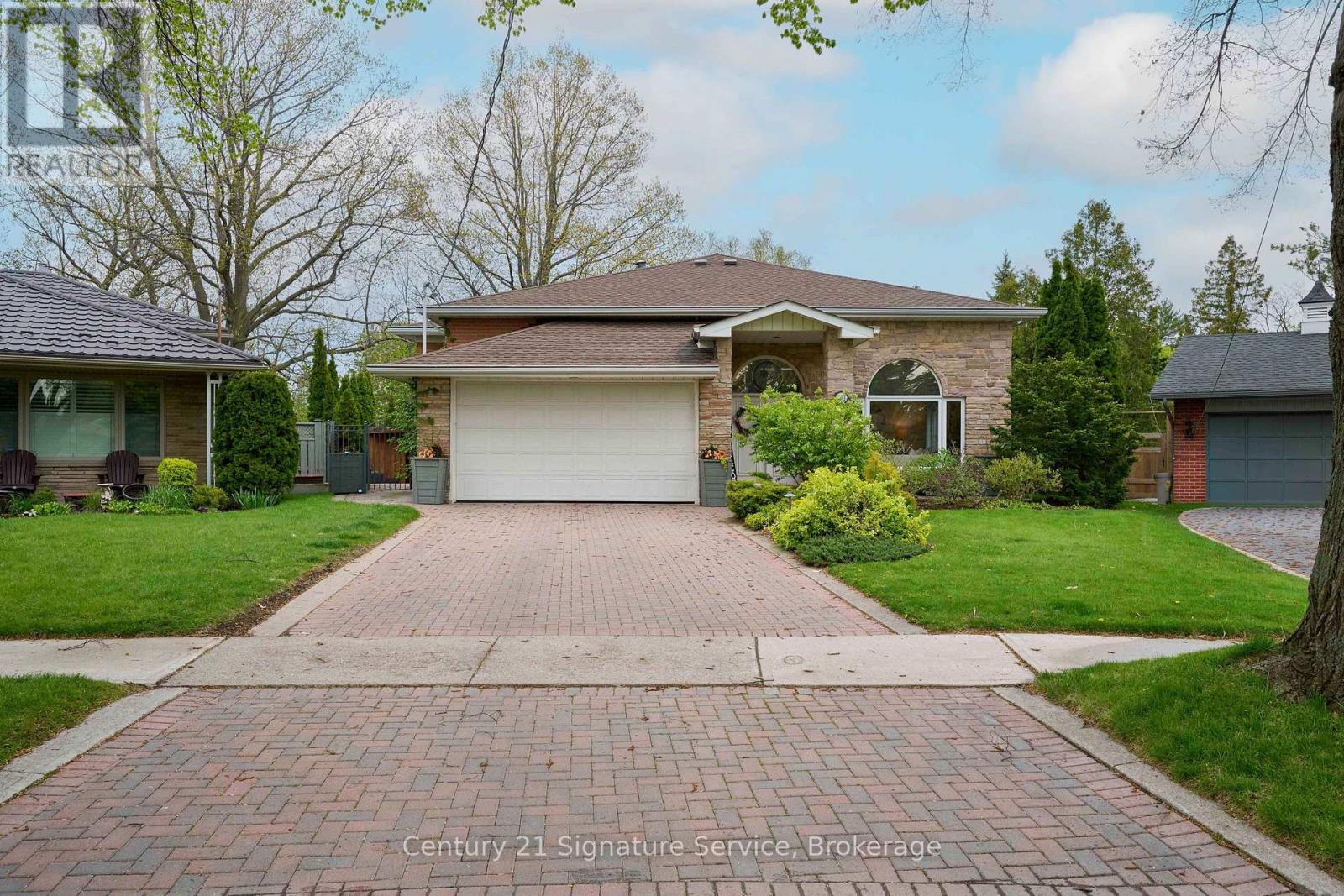 2173 Greenhurst Avenue, Mississauga, Ontario  L4X 1J5 - Photo 1 - W13144014