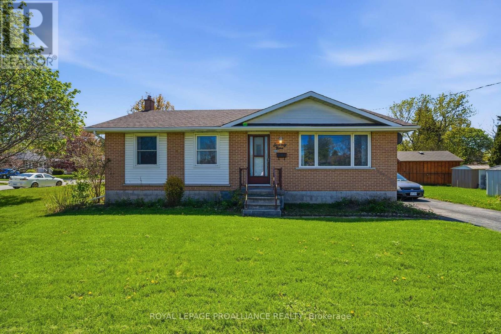 79 Cascade Boulevard, Belleville, Ontario  K8P 4L6 - Photo 2 - X13144144