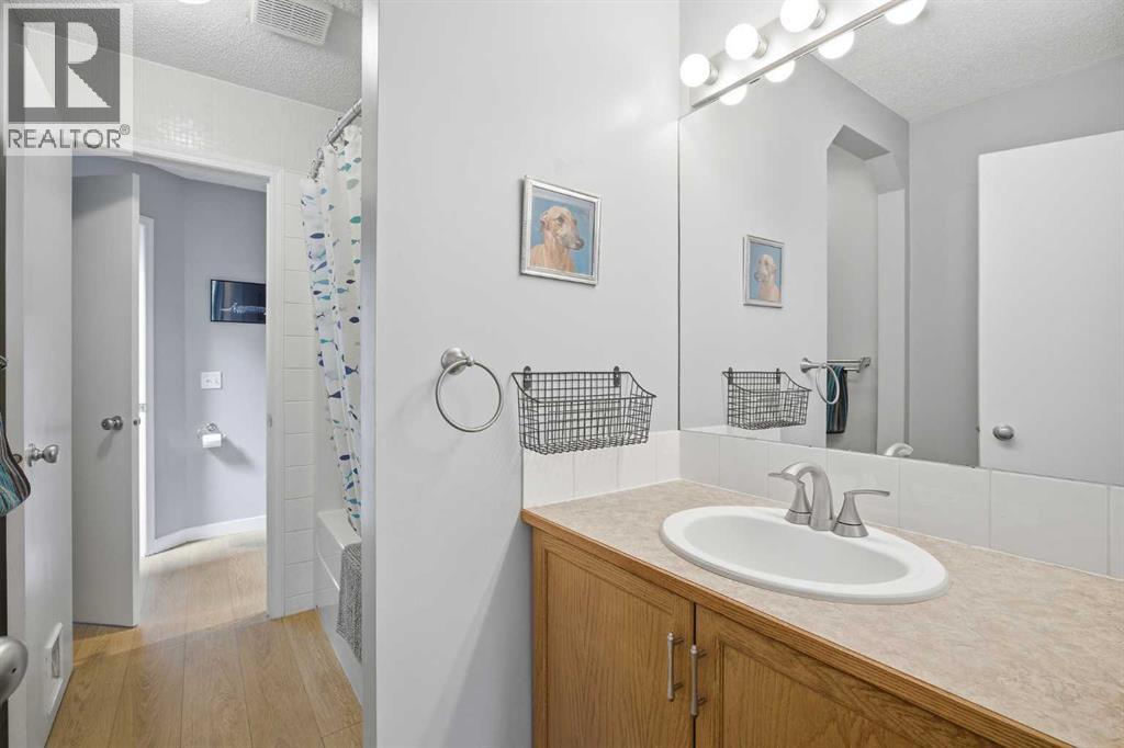 89 Prestwick Way SE, Calgary, Alberta  T2Z 3W7 - Photo 20 - A2299240