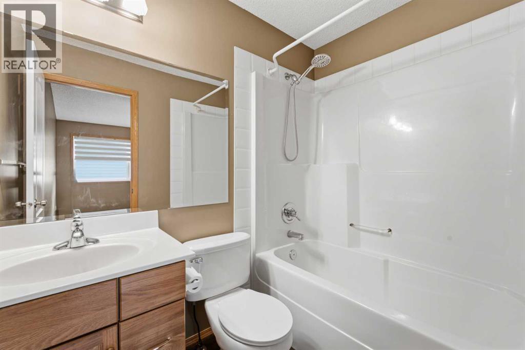 203 West Creek Close, Chestermere, Alberta  T1X 1M3 - Photo 15 - A2311276
