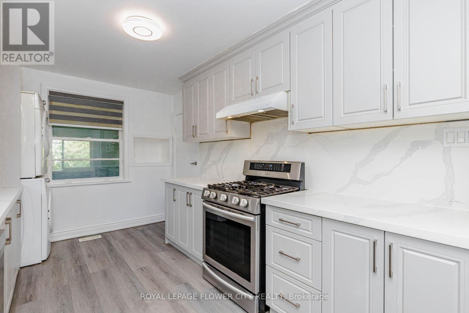 37 Warwick Road, Hamilton, Ontario L8E 1Y5 - Photo 13 - X13144006