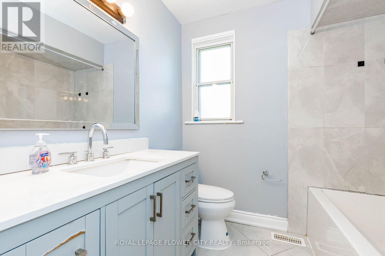 37 Warwick Road, Hamilton, Ontario L8E 1Y5 - Photo 23 - X13144006