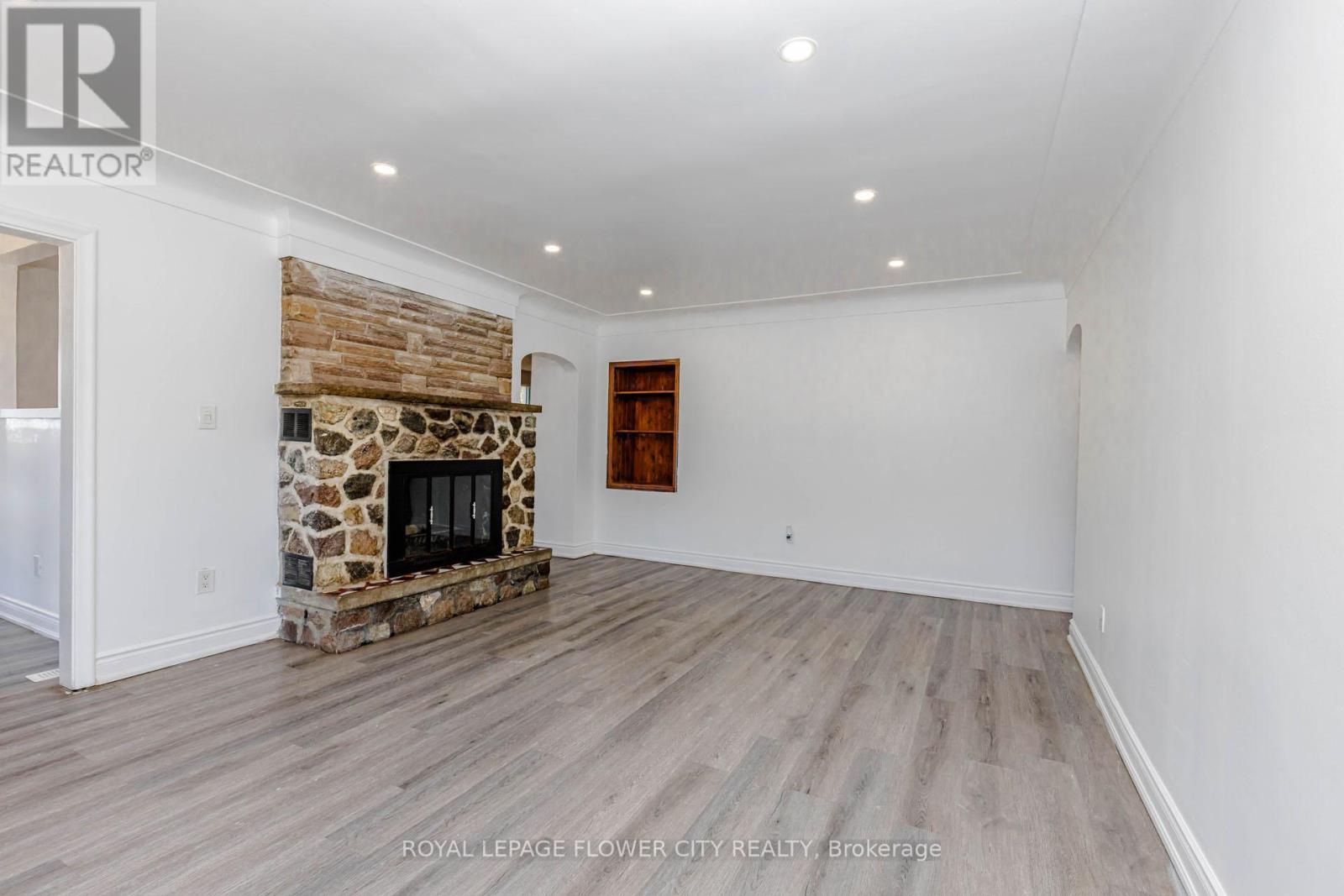 37 Warwick Road, Hamilton, Ontario L8E 1Y5 - Photo 6 - X13144006