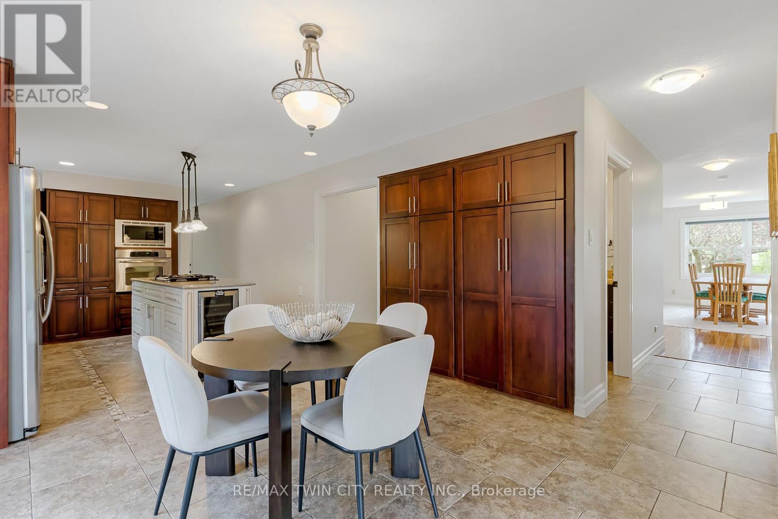 286 Normandy Avenue, Waterloo, Ontario  N2K 1X7 - Photo 14 - X13144036