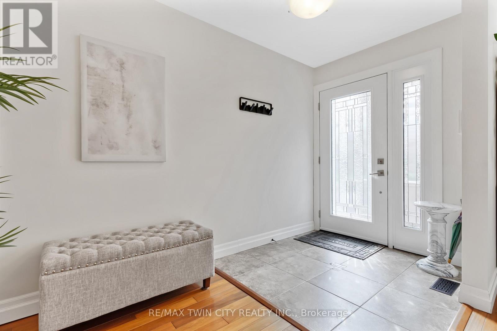 286 Normandy Avenue, Waterloo, Ontario  N2K 1X7 - Photo 3 - X13144036
