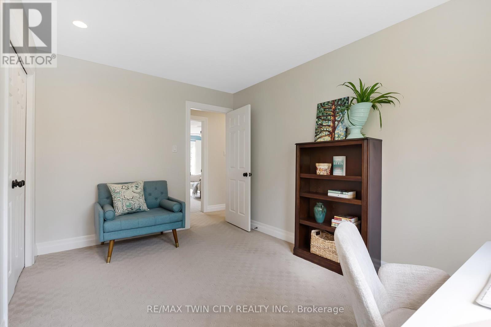286 Normandy Avenue, Waterloo, Ontario  N2K 1X7 - Photo 32 - X13144036