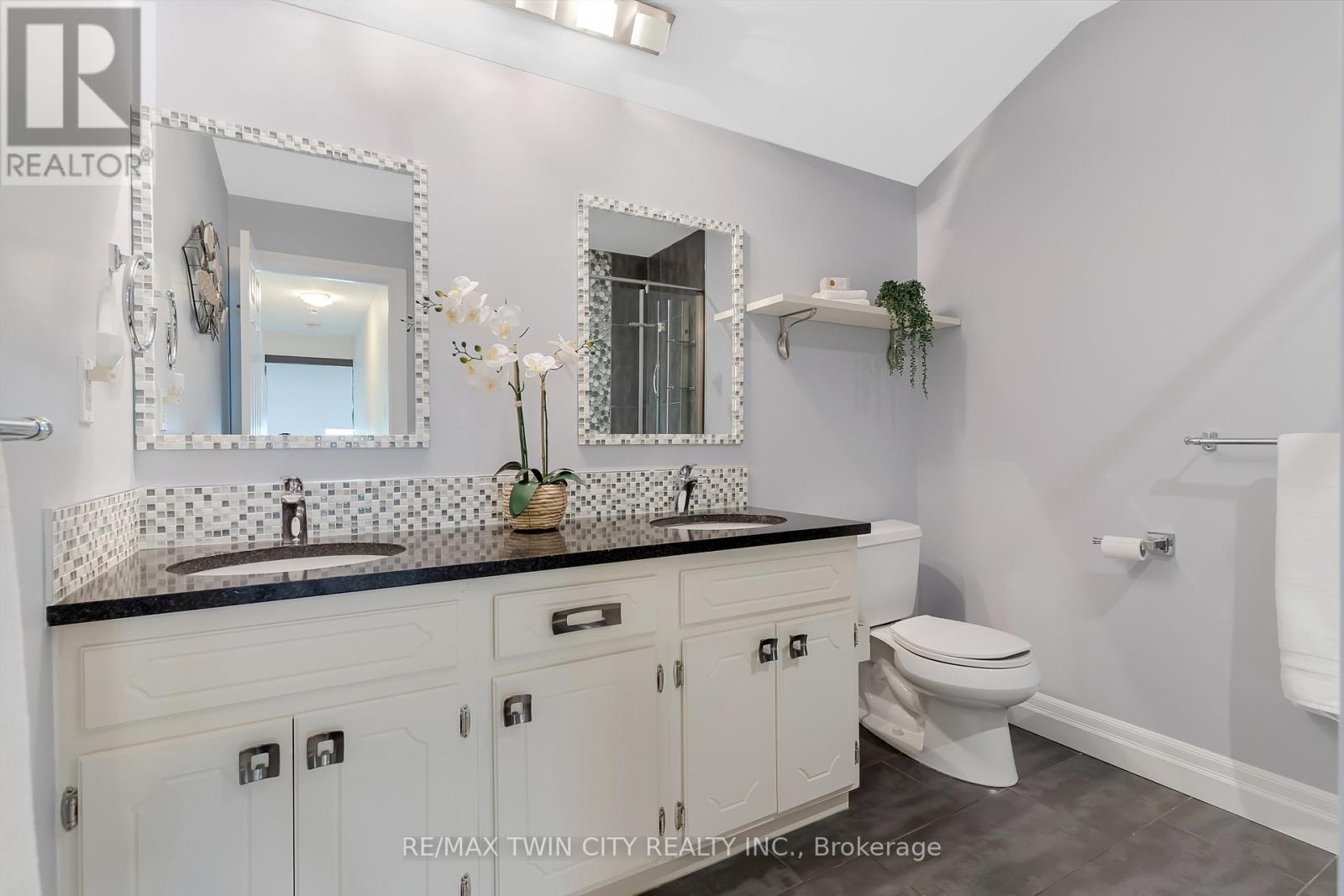 286 Normandy Avenue, Waterloo, Ontario  N2K 1X7 - Photo 33 - X13144036