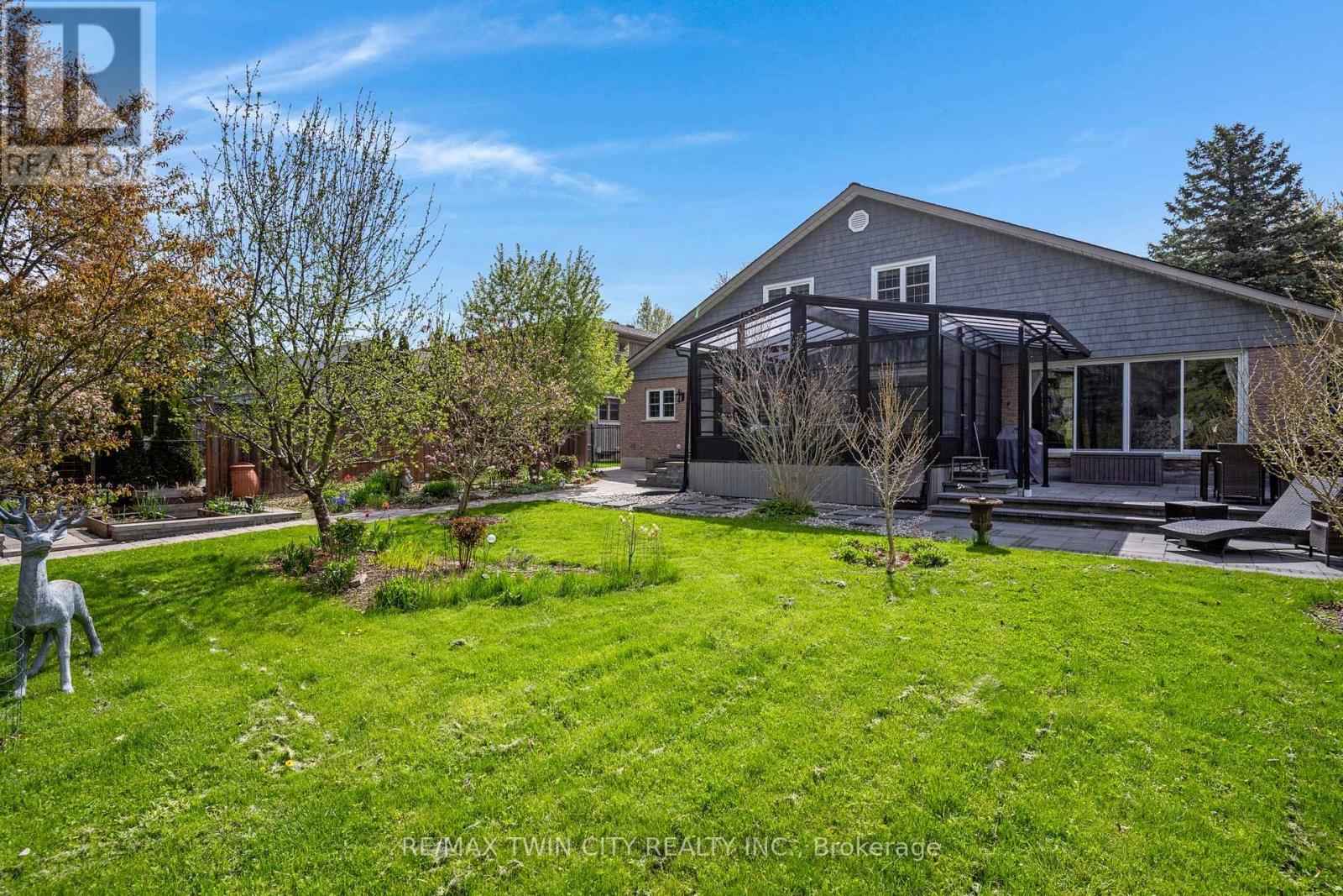 286 Normandy Avenue, Waterloo, Ontario  N2K 1X7 - Photo 41 - X13144036