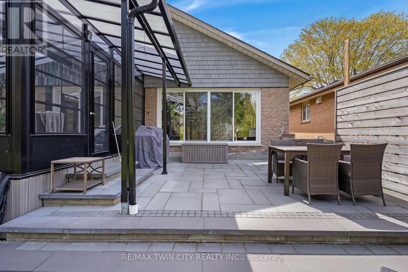 286 Normandy Avenue, Waterloo, Ontario  N2K 1X7 - Photo 43 - X13144036