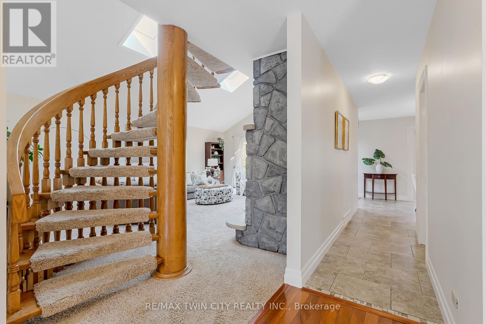 286 Normandy Avenue, Waterloo, Ontario  N2K 1X7 - Photo 9 - X13144036
