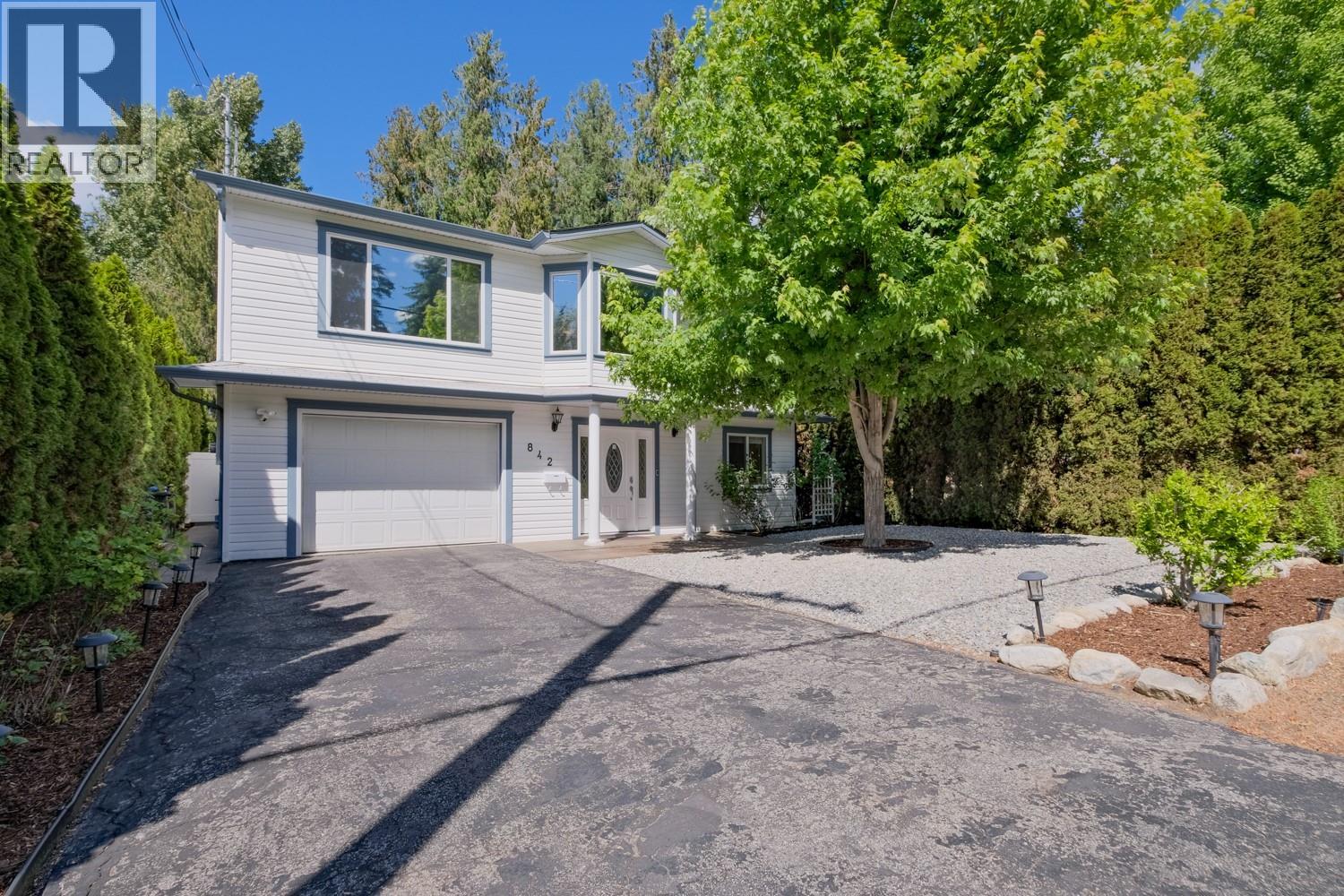 842 Raymer Road, Kelowna, British Columbia  V1W 1J8 - Photo 2 - 10387238
