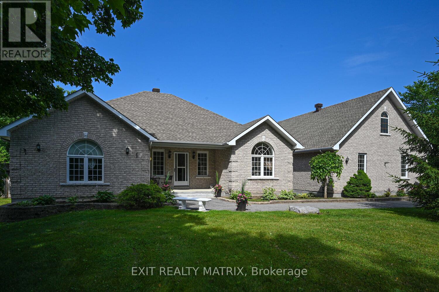 2573 Mitchell Street, Ottawa, Ontario  K0A 2P0 - Photo 2 - X12697458