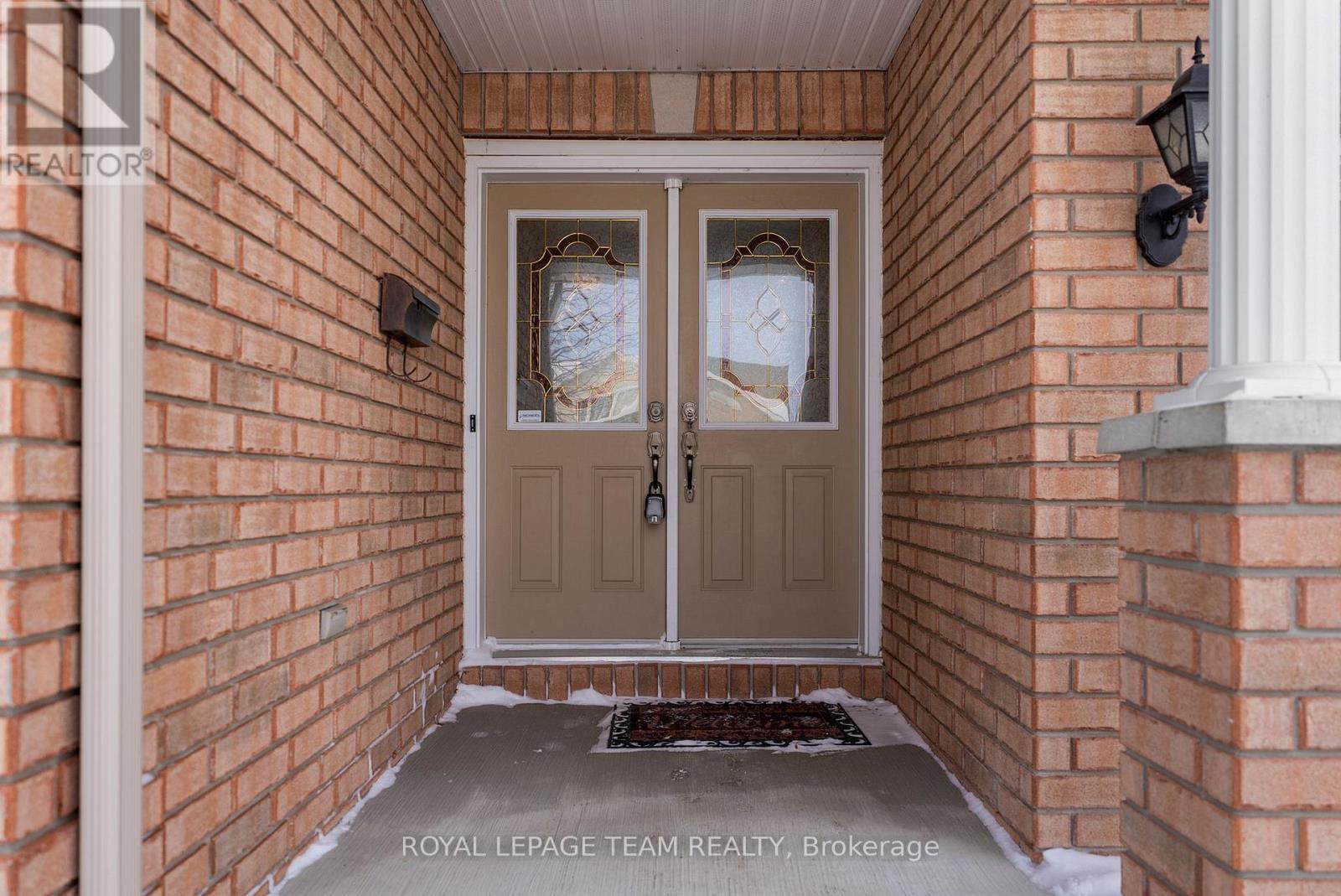 13 Melville Road, Arnprior, Ontario  K7S 3Z8 - Photo 4 - X12776756