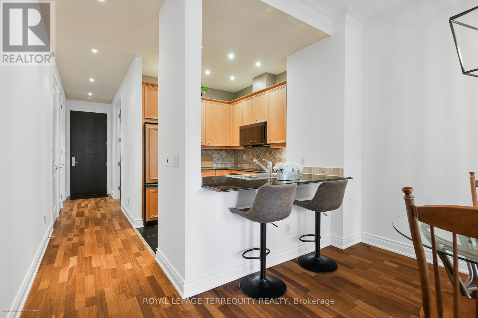 406 - 48 St Clair Avenue W, Toronto, Ontario  M4V 2Z2 - Photo 10 - C13144230