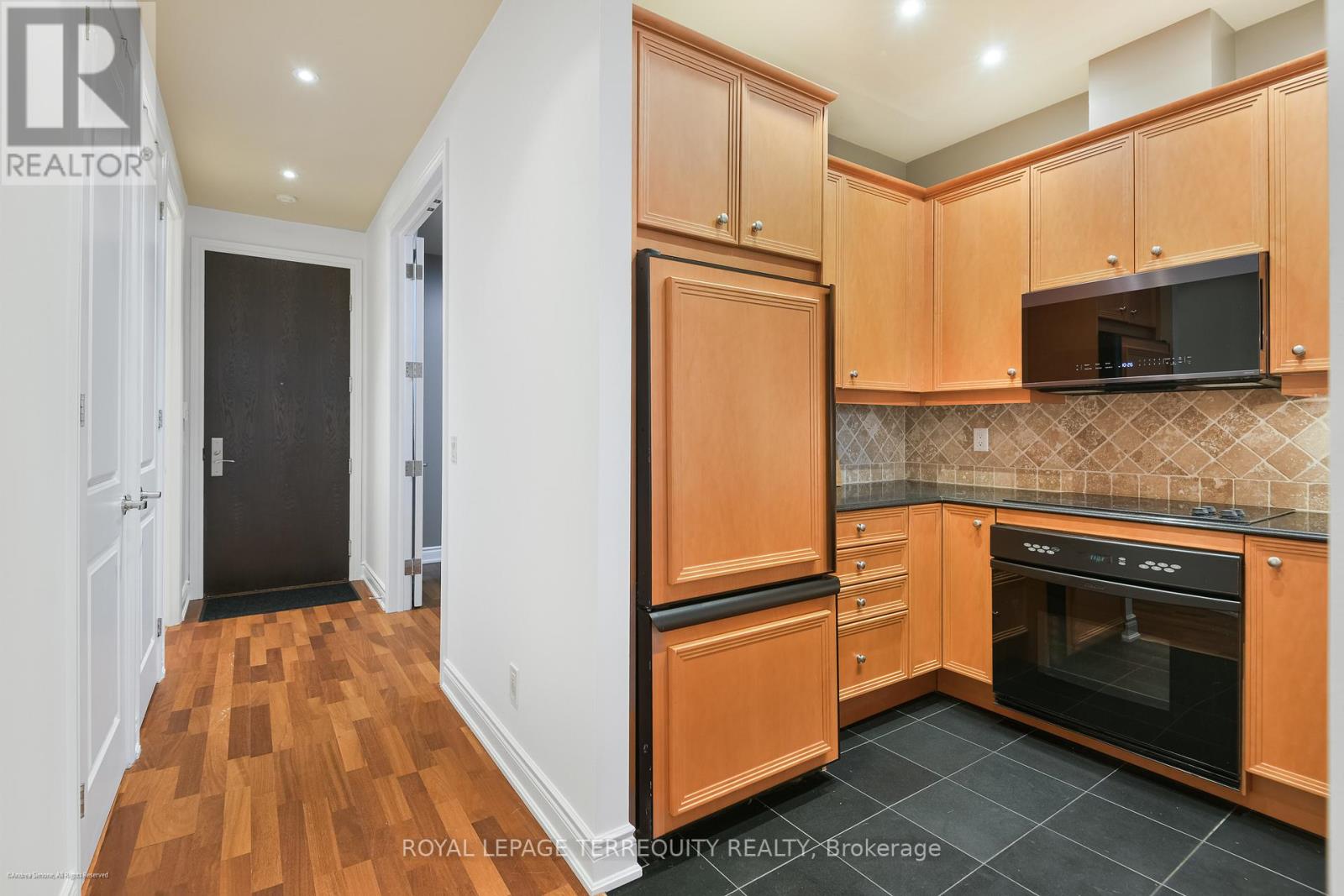 406 - 48 St Clair Avenue W, Toronto, Ontario  M4V 2Z2 - Photo 7 - C13144230