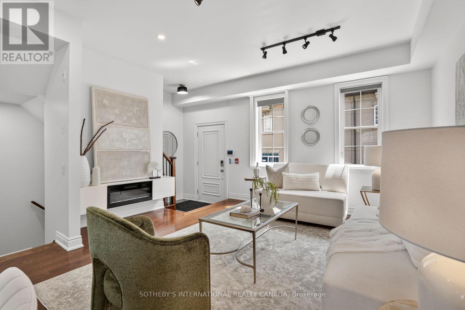 6 Tony Grande Lane, Toronto, Ontario  M6C 0A1 - Photo 10 - C13144310