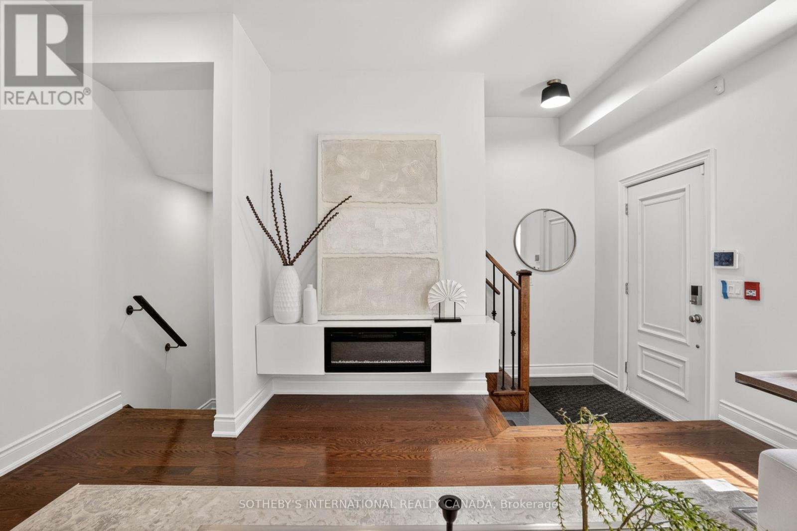 6 Tony Grande Lane, Toronto, Ontario  M6C 0A1 - Photo 11 - C13144310