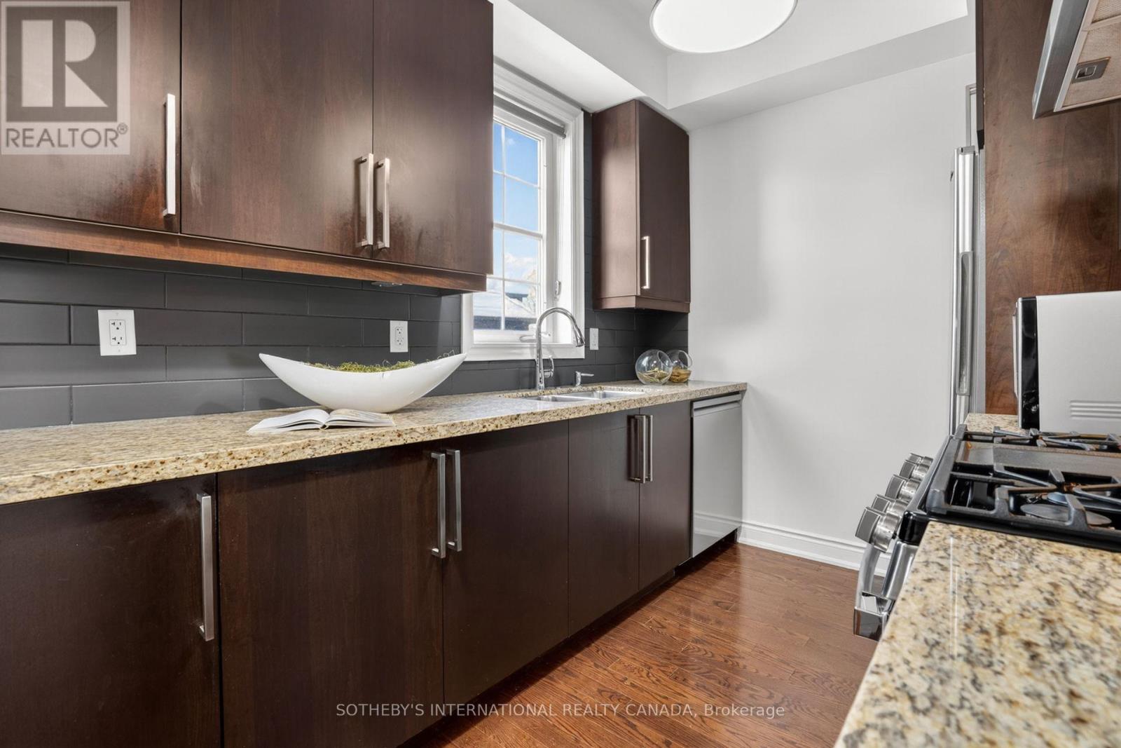 6 Tony Grande Lane, Toronto, Ontario  M6C 0A1 - Photo 16 - C13144310