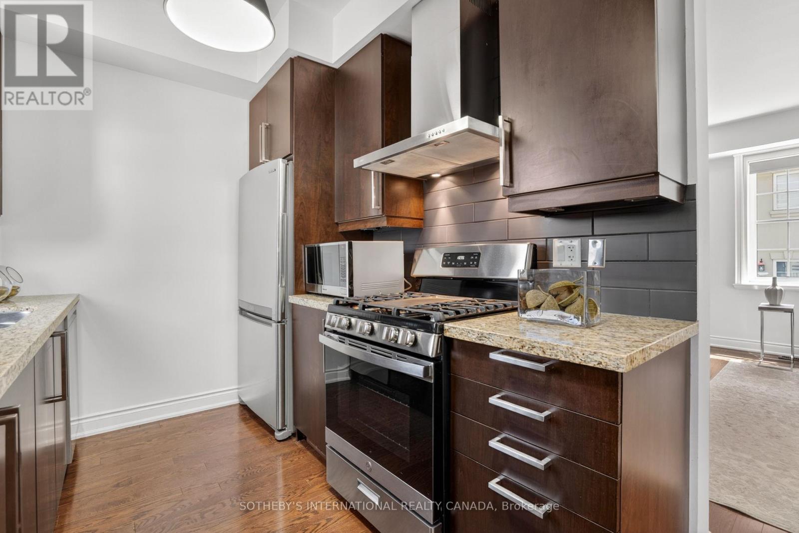 6 Tony Grande Lane, Toronto, Ontario  M6C 0A1 - Photo 18 - C13144310