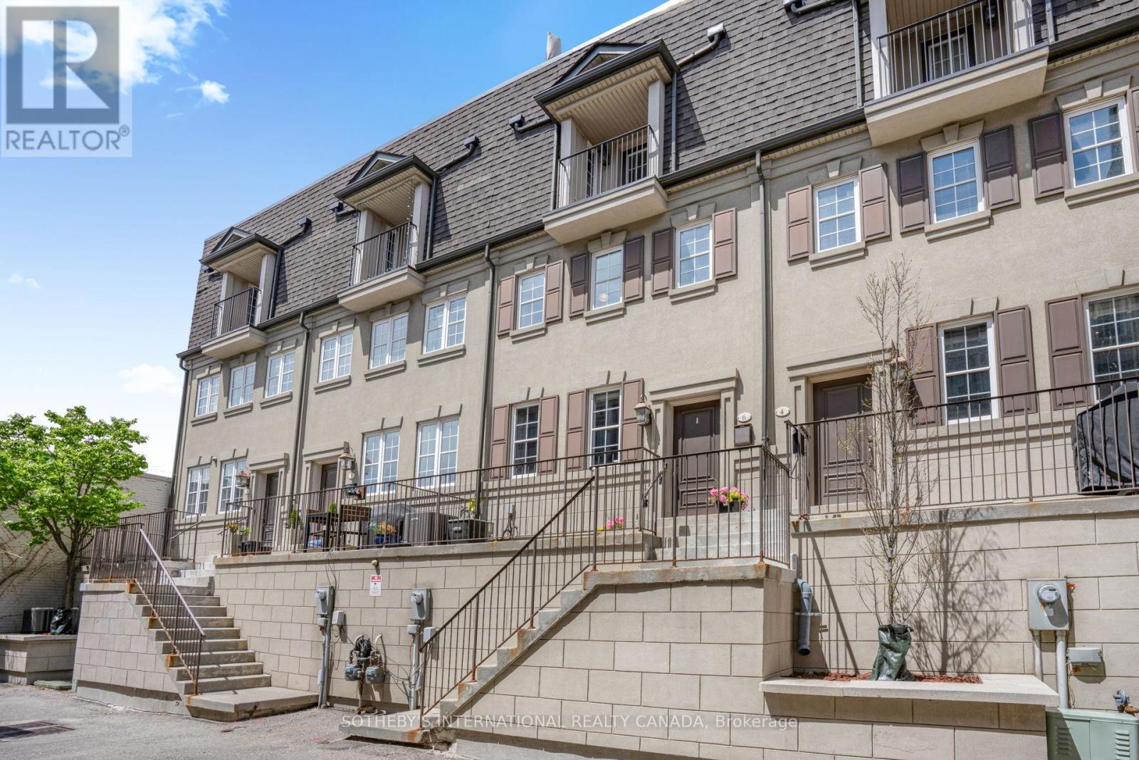 6 Tony Grande Lane, Toronto, Ontario  M6C 0A1 - Photo 2 - C13144310