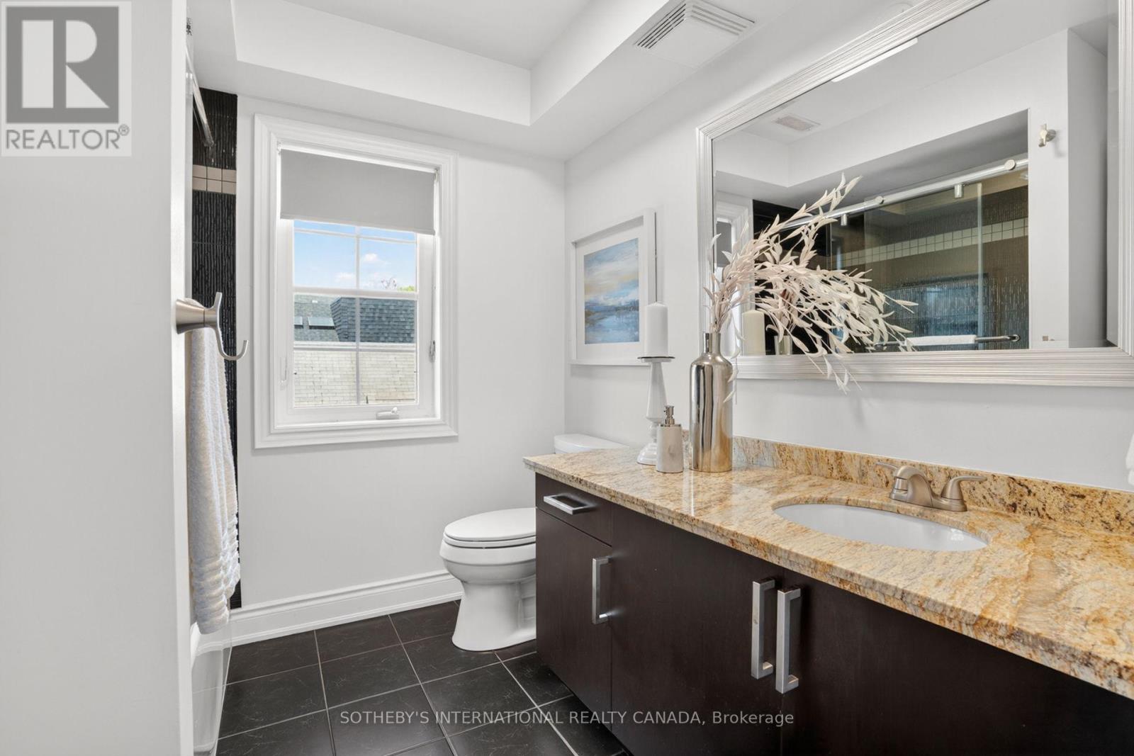 6 Tony Grande Lane, Toronto, Ontario  M6C 0A1 - Photo 25 - C13144310